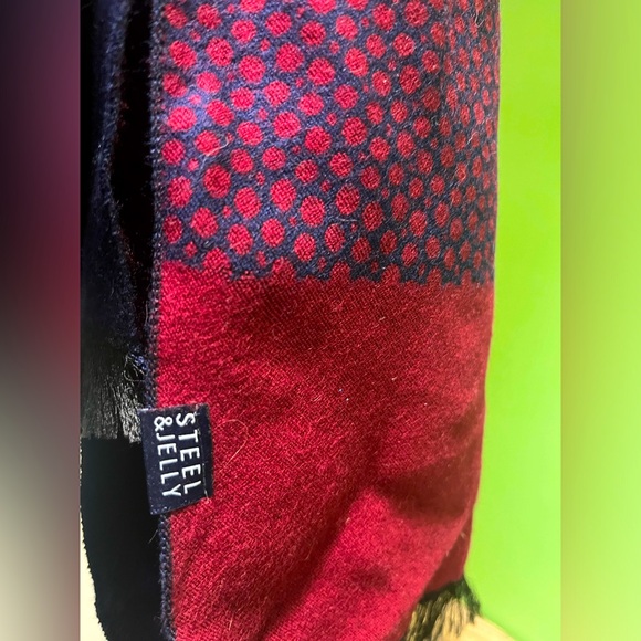 Steel and Jelly Scarf - Picture 2 of 4